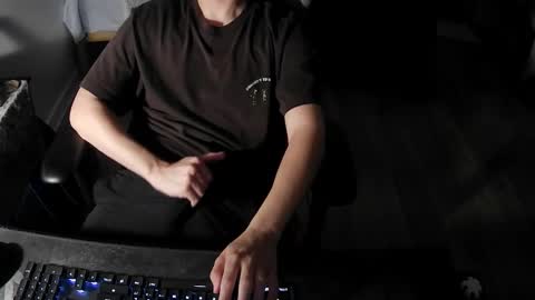 Snapshot of popit124 chatting on 12/17/25, 11:33 cumguy125 online show from 12/17/25, 11:33