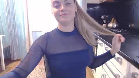 Snapshot of popkornmolli chatting on 11/13/25, 08:13 popkornmolli online show from 11/13/25, 08:13