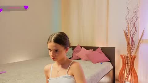 Snapshot of poppetbambi chatting on 05/17/26, 10:22 Olivia online show from 05/17/26, 10:22