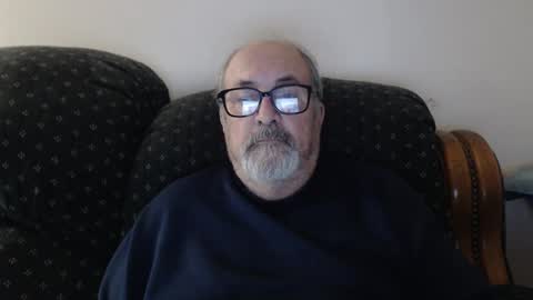 Snapshot of poppi_4u chatting on 12/30/24, 02:42 poppi_4u online show from 12/30/24, 02:42