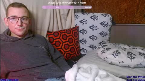 Snapshot of poppunk4life chatting on 12/10/24, 02:38 Kyle online show from 12/10/24, 02:38