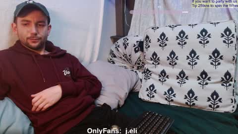 Snapshot of poppunk4life chatting on 12/22/24, 10:04 Kyle online show from 12/22/24, 10:04