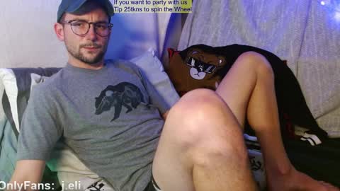 Snapshot of poppunk4life chatting on 12/24/24, 03:27 Kyle online show from 12/24/24, 03:27