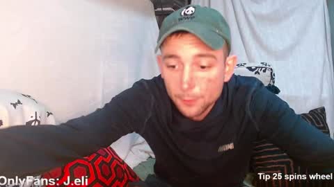 Snapshot of poppunk4life chatting on 01/16/25, 08:25 Kyle online show from 01/16/25, 08:25