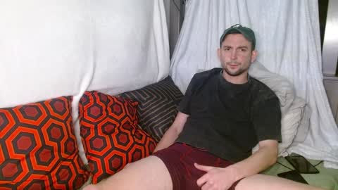 Snapshot of poppunk4life chatting on 01/23/25, 12:19 Kyle online show from 01/23/25, 12:19