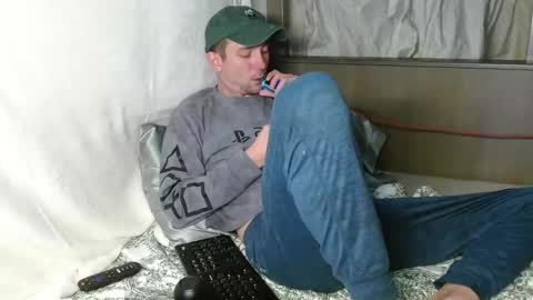 Snapshot of poppunk4life chatting on 02/18/25, 06:26 Kyle online show from 02/18/25, 06:26