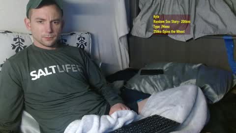 Snapshot of poppunk4life chatting on 03/02/25, 02:30 Kyle online show from 03/02/25, 02:30
