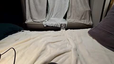 Snapshot of poppunk4life chatting on 11/22/25, 08:41 Kyle online show from 11/22/25, 08:41