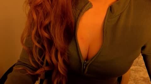 Snapshot of poppybloopy chatting on 12/05/25, 06:26 April online show from 12/05/25, 06:26