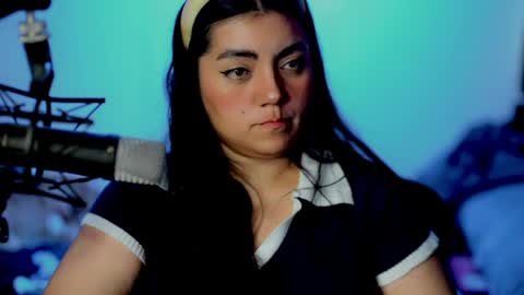 Poppy Kensington online show from 05/11/26, 08:39