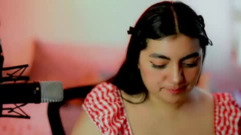 Poppy Kensington online show from 05/12/26, 09:01