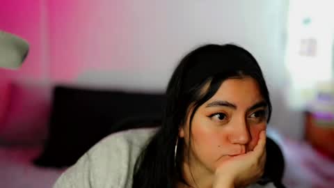 Poppy Kensington online show from 05/25/26, 08:04