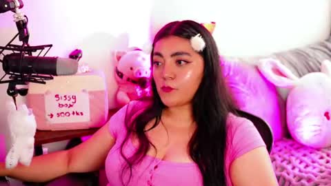 Poppy Kensington online show from 06/17/26, 05:47