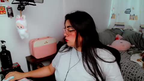 Poppy Kensington online show from 06/30/26, 10:11