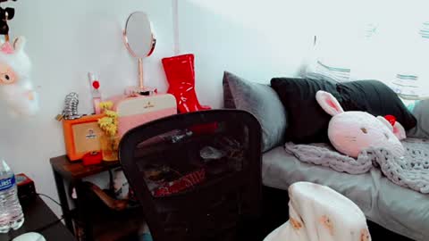 Poppy Kensington online show from 07/29/26, 08:18