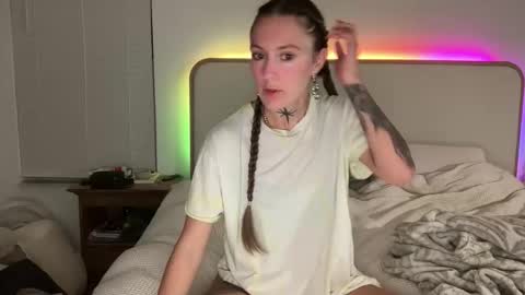 Snapshot of poppyquinn chatting on 04/02/26, 02:09 PoppyQuinn online show from 04/02/26, 02:09