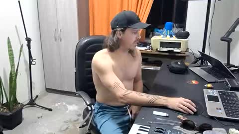 Snapshot of porngreen10 chatting on 09/18/25, 07:10 porngreen10 online show from 09/18/25, 07:10