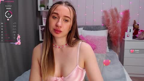 Snapshot of pornogirlx chatting on 02/24/25, 01:35 Masha online show from 02/24/25, 01:35