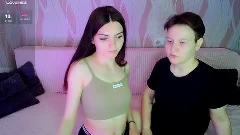 Snapshot of pornostendup chatting on 09/22/25, 08:22 Ana and Tati online show from 09/22/25, 08:22