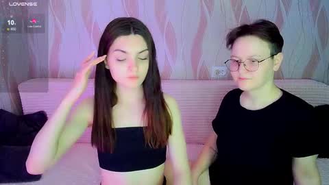 Snapshot of pornostendup chatting on 10/18/25, 07:58 Ana and Tati online show from 10/18/25, 07:58