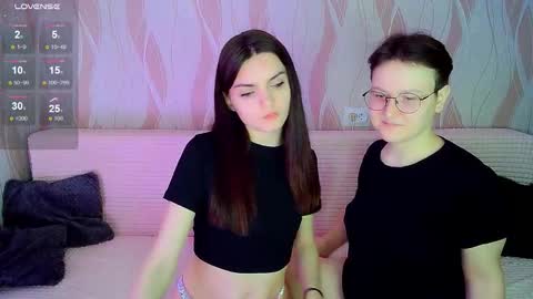 Snapshot of pornostendup chatting on 10/20/25, 07:36 Ana and Tati online show from 10/20/25, 07:36