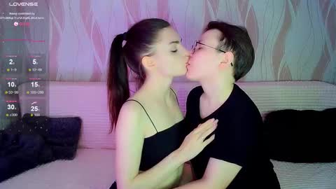 Snapshot of pornostendup chatting on 10/21/25, 07:47 Ana and Tati online show from 10/21/25, 07:47