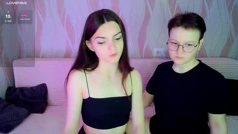 Snapshot of pornostendup chatting on 10/22/25, 08:08 Ana and Tati online show from 10/22/25, 08:08