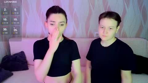 Snapshot of pornostendup chatting on 10/23/25, 07:56 Ana and Tati online show from 10/23/25, 07:56