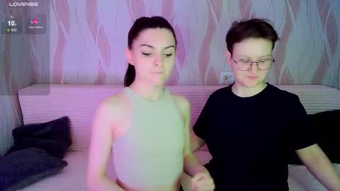 Snapshot of pornostendup chatting on 10/27/25, 07:18 Ana and Tati online show from 10/27/25, 07:18