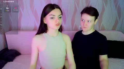 Snapshot of pornostendup chatting on 10/29/25, 10:22 Ana and Tati online show from 10/29/25, 10:22