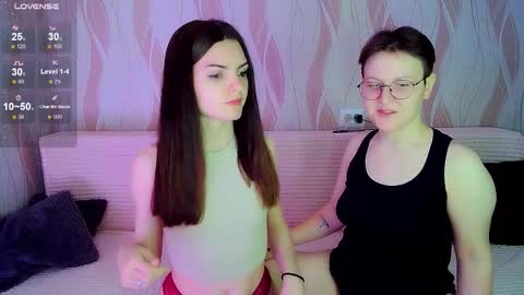 Snapshot of pornostendup chatting on 11/02/25, 07:16 Ana and Tati online show from 11/02/25, 07:16