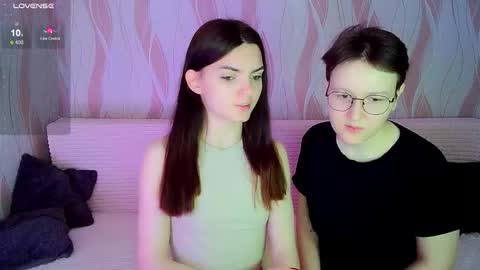 Snapshot of pornostendup chatting on 11/12/25, 09:36 Ana and Tati online show from 11/12/25, 09:36