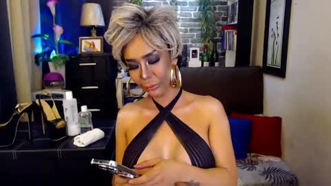 Snapshot of pornstardiva chatting on 06/03/26, 10:15 DivaGray online show from 06/03/26, 10:15