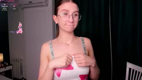 Elizabeth online show from 11/19/25, 07:25