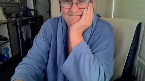 Snapshot of poshman65 chatting on 11/12/25, 09:42 poshman65 online show from 11/12/25, 09:42