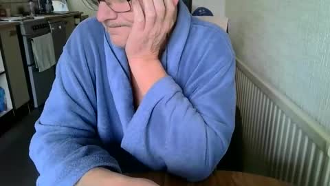 Snapshot of poshman65 chatting on 11/23/25, 12:27 poshman65 online show from 11/23/25, 12:27