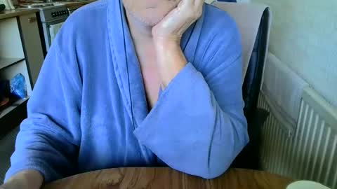 Snapshot of poshman65 chatting on 12/05/25, 12:14 poshman65 online show from 12/05/25, 12:14