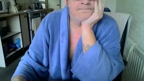 Snapshot of poshman65 chatting on 12/18/25, 11:38 poshman65 online show from 12/18/25, 11:38