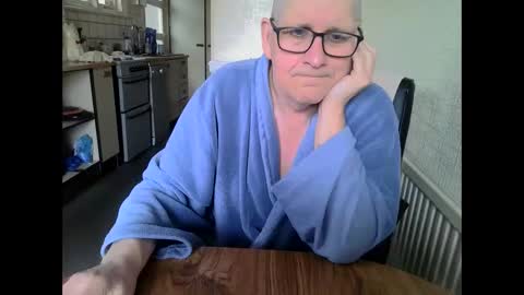Snapshot of poshman65 chatting on 04/05/26, 09:17 poshman65 online show from 04/05/26, 09:17