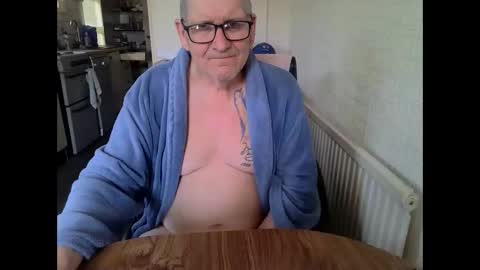 Snapshot of poshman65 chatting on 05/09/26, 08:41 poshman65 online show from 05/09/26, 08:41