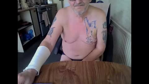 Snapshot of poshman65 chatting on 05/29/26, 08:56 poshman65 online show from 05/29/26, 08:56