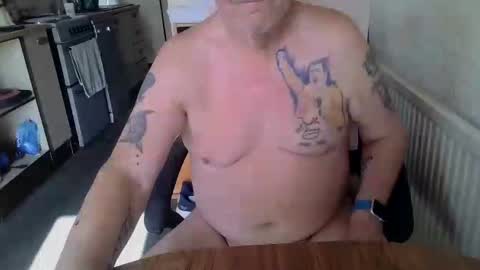 Snapshot of poshman65 chatting on 06/25/26, 07:24 poshman65 online show from 06/25/26, 07:24