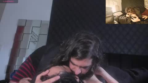 Snapshot of powercouplemix chatting on 02/22/25, 03:36 Ravena Rozz online show from 02/22/25, 03:36