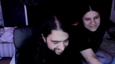 Snapshot of powercouplemix chatting on 11/04/25, 12:21 Ravena Rozz online show from 11/04/25, 12:21