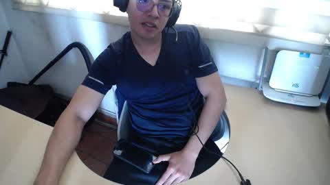 powerfulzeus2 online show from 10/06/25, 06:38