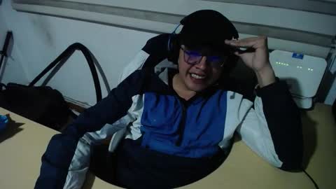 powerfulzeus2 online show from 10/09/25, 02:31