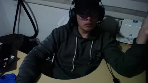 powerfulzeus2 online show from 11/17/25, 03:23