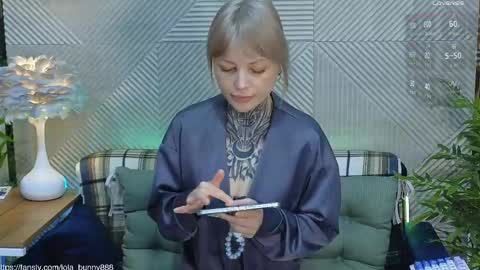 Lola online show from 05/01/26, 04:50