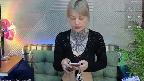 Lola online show from 06/17/26, 04:37