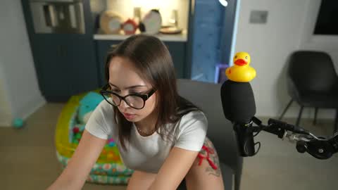 Snapshot of pprincesskyliee chatting on 09/21/25, 04:36 Kylie online show from 09/21/25, 04:36